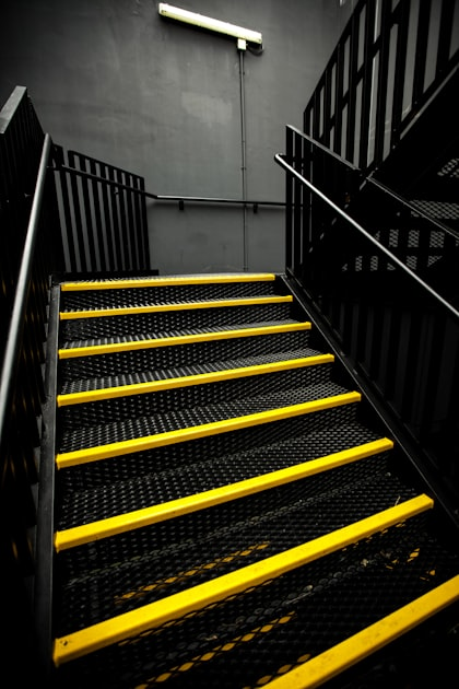 Choosing the Right Stretcher Stairs